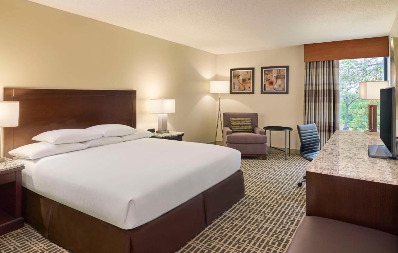 Doubletree By Hilton Intercontinental Airport 3*