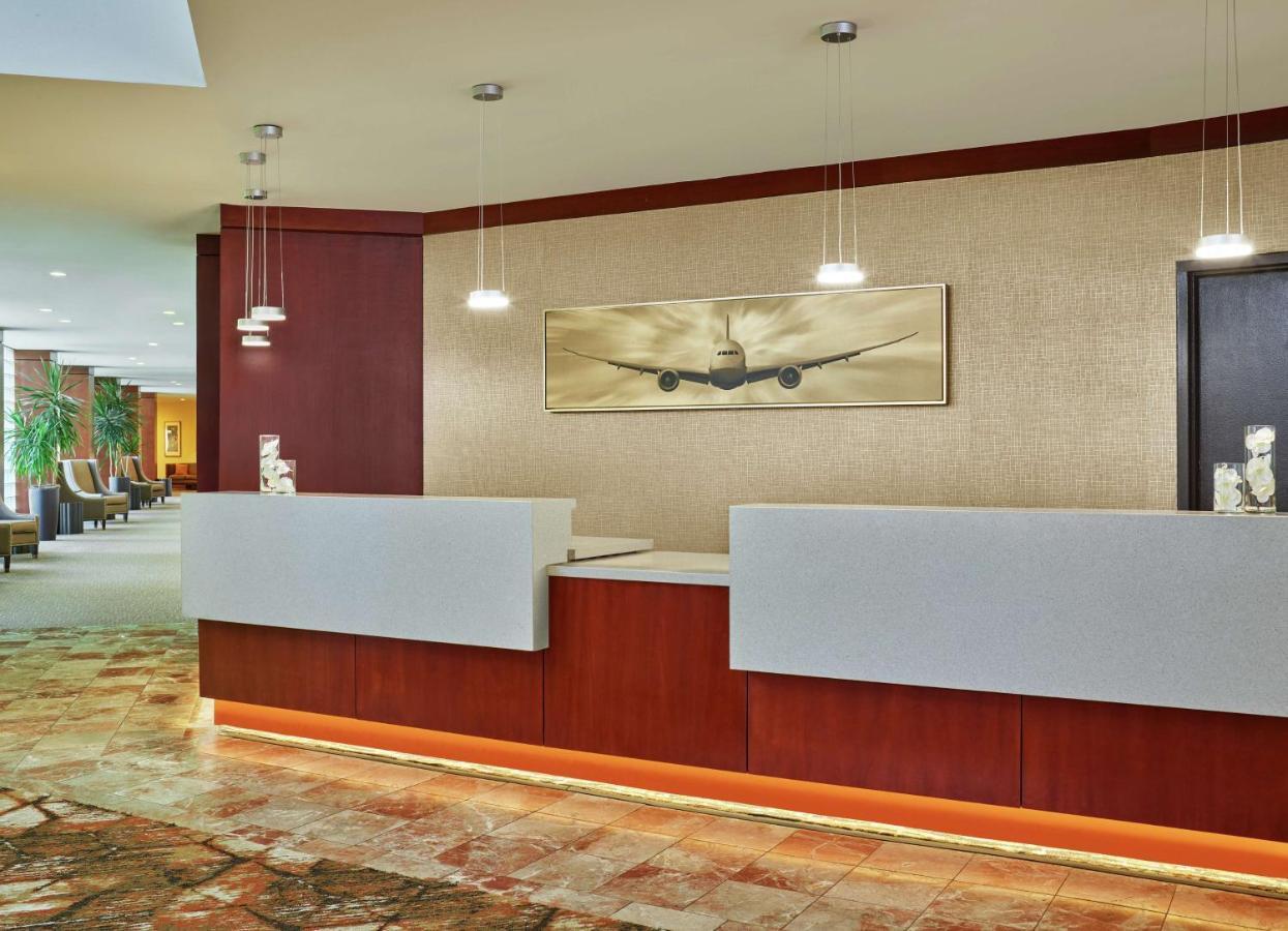 Doubletree By Hilton Intercontinental Airport Hotel 3*