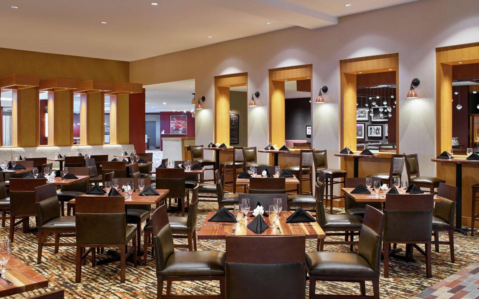 Doubletree By Hilton Intercontinental Airport Hotel