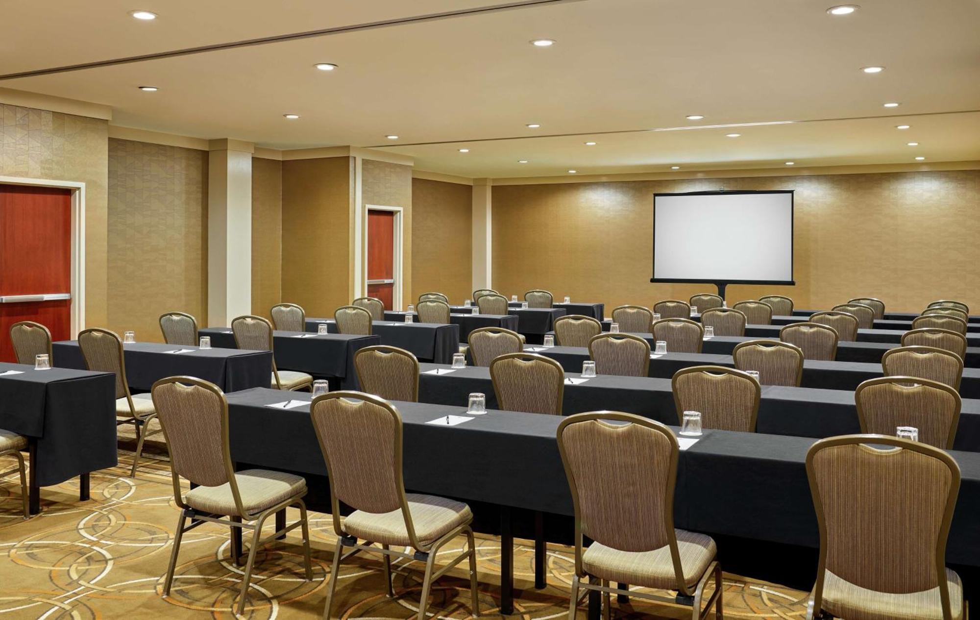 Hotel Doubletree By Hilton Intercontinental Airport