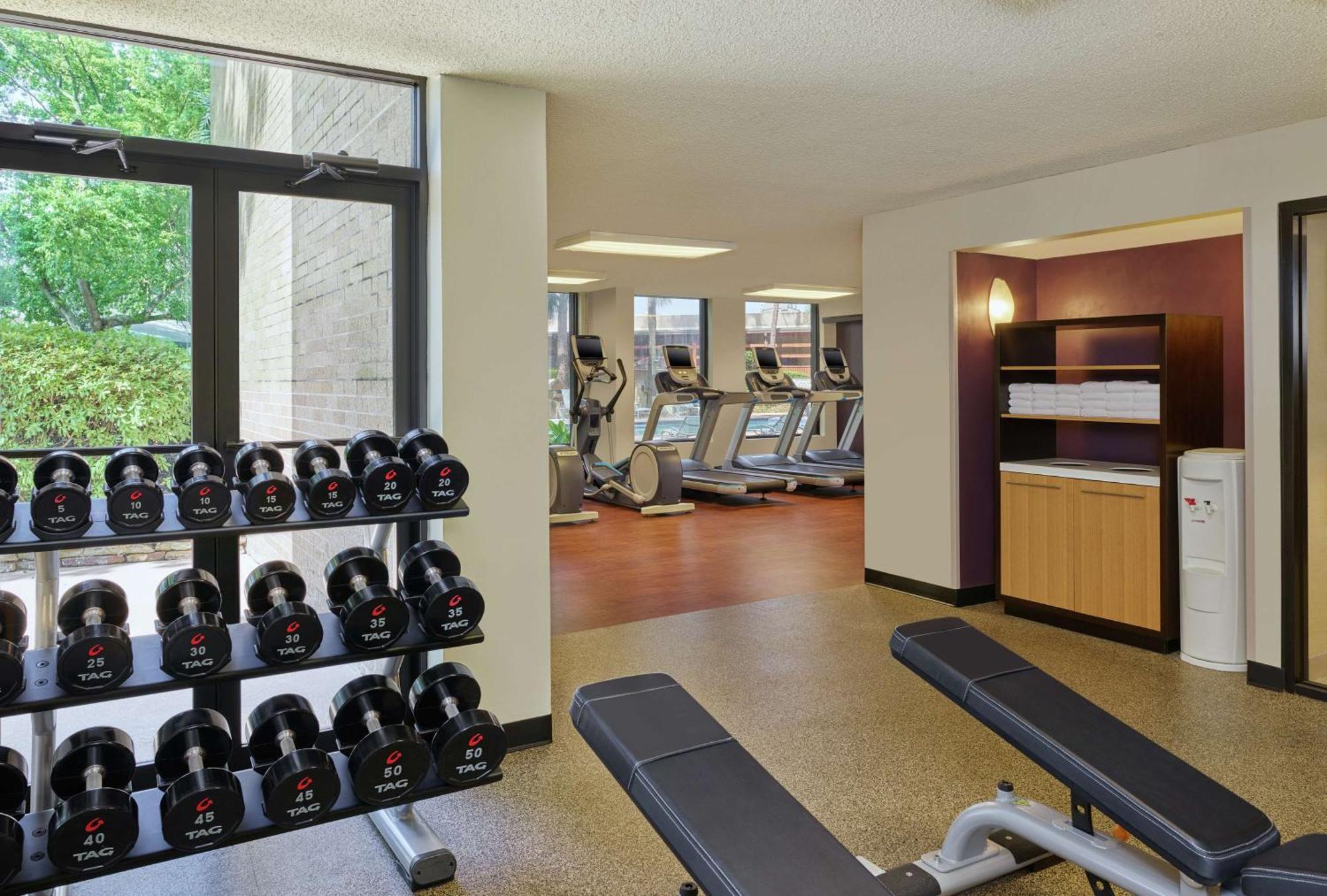 Doubletree By Hilton Intercontinental Airport Hotel