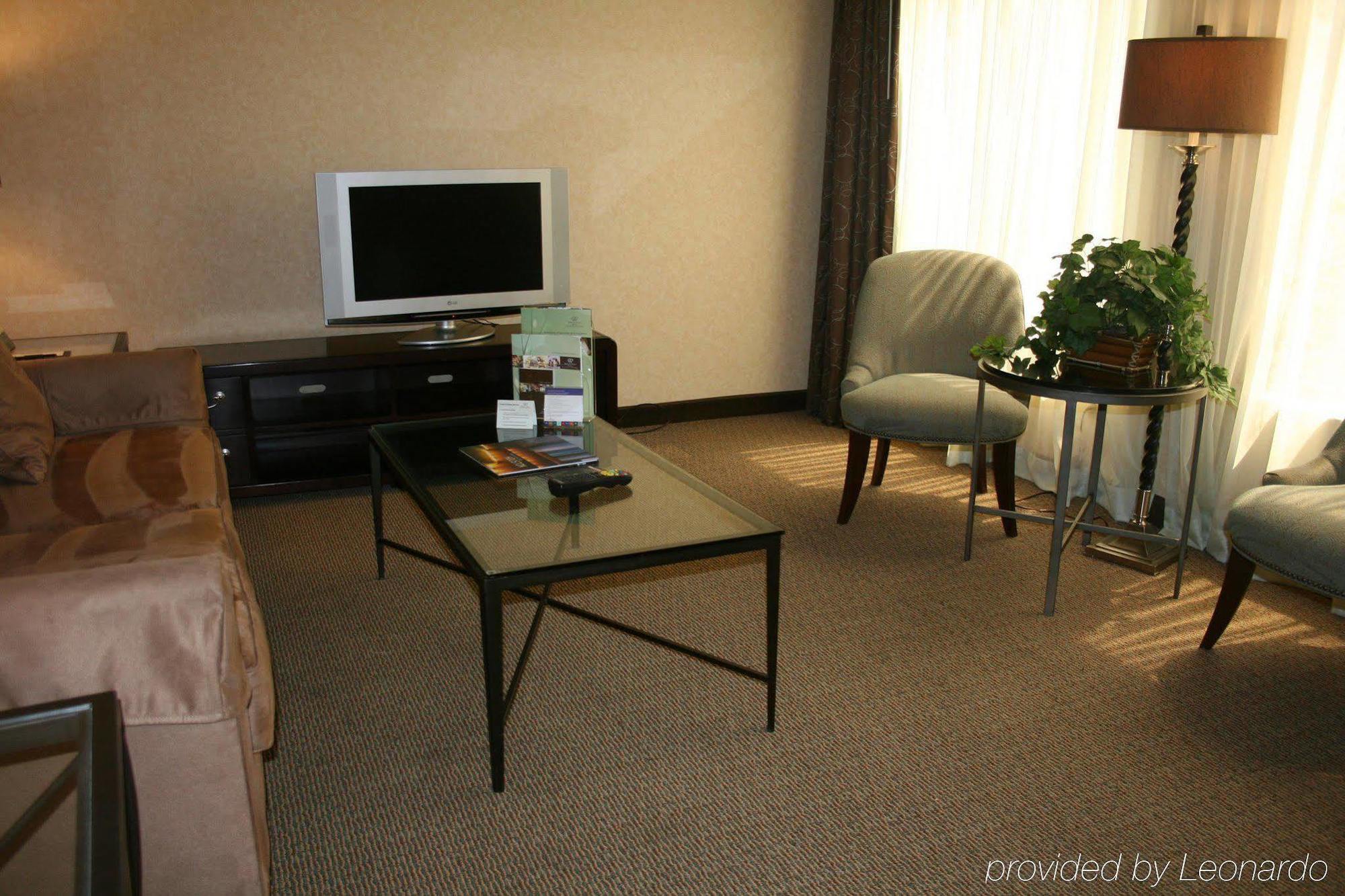 Doubletree By Hilton Intercontinental Airport Hotel